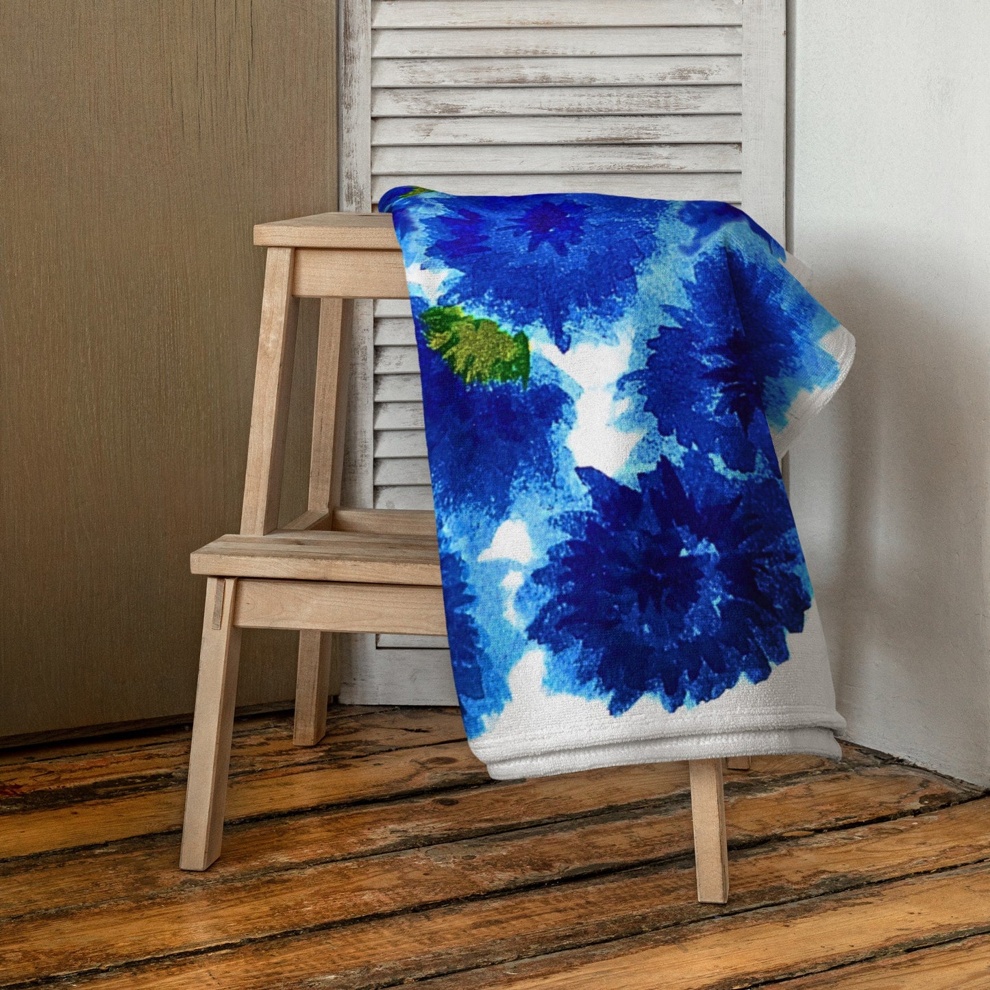 Blue Bachelors Button Towel,fall towel,bath towel,botanical towel,housewares,decor,pool towel,guest towel,gym towel,kids bath towel