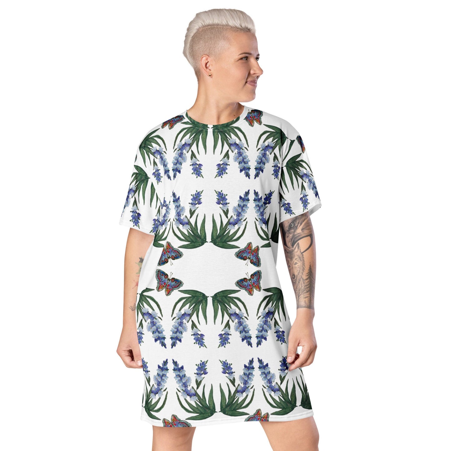 Wisteria Floral Pattern Spring Outfit, Plus Size Flower Print T-shirt Dress, Trending Colorful Nightgown