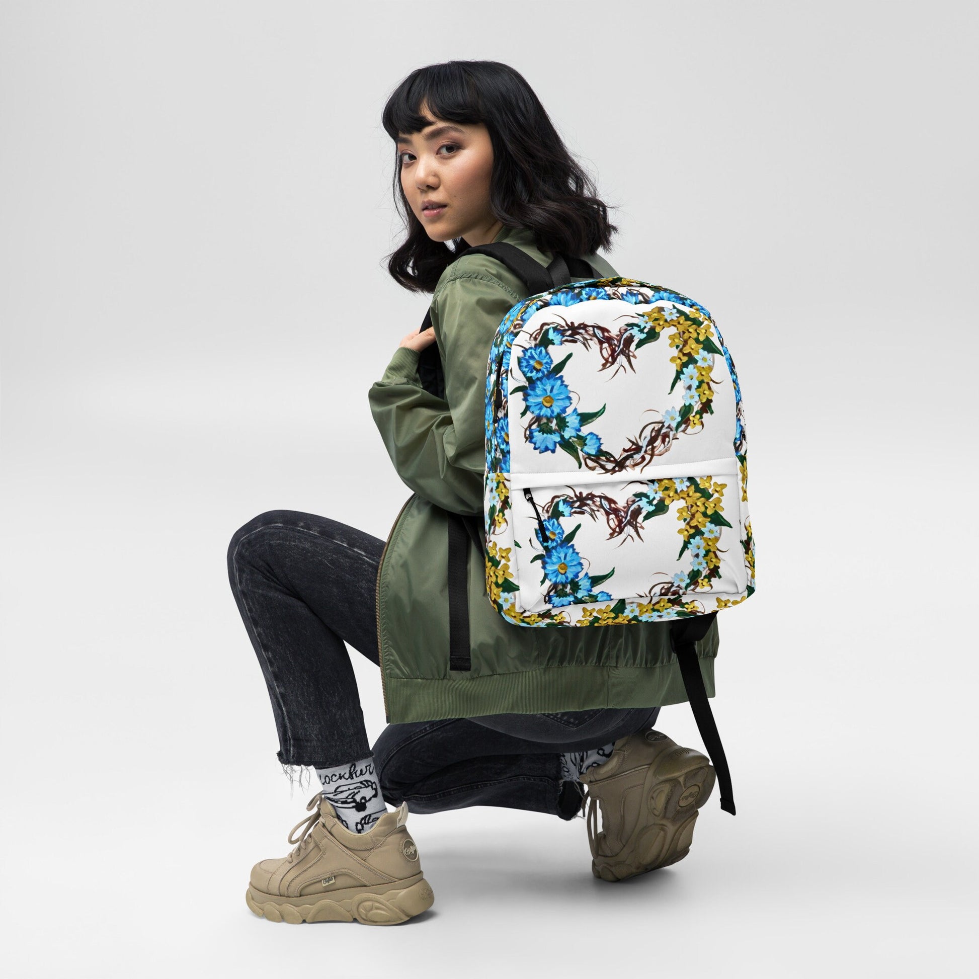 Heart wreath backpack,back to school,wildflower backpack,women&#39;sdiaperbag,country backpack,college backpack,hiking backpack,work backpack