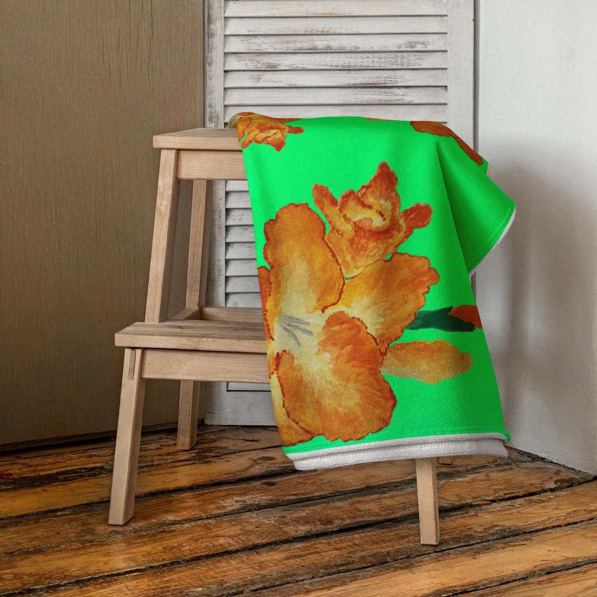 Gladiolus floral towel,fall towels,bath towels,housewares,decor,beach towels,botanical towels,kids bath towels,gym towels,vacation towels