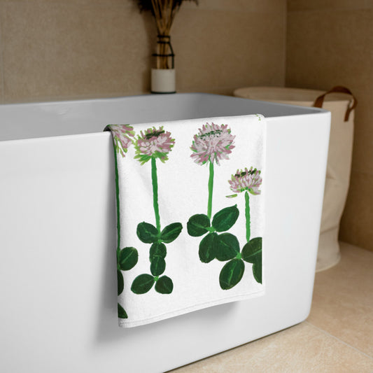 White Clover floral towel,fall towels,bath towels,housewares,decor,guest towels,botanical towels,kids bath towels,beach towels,gym towels