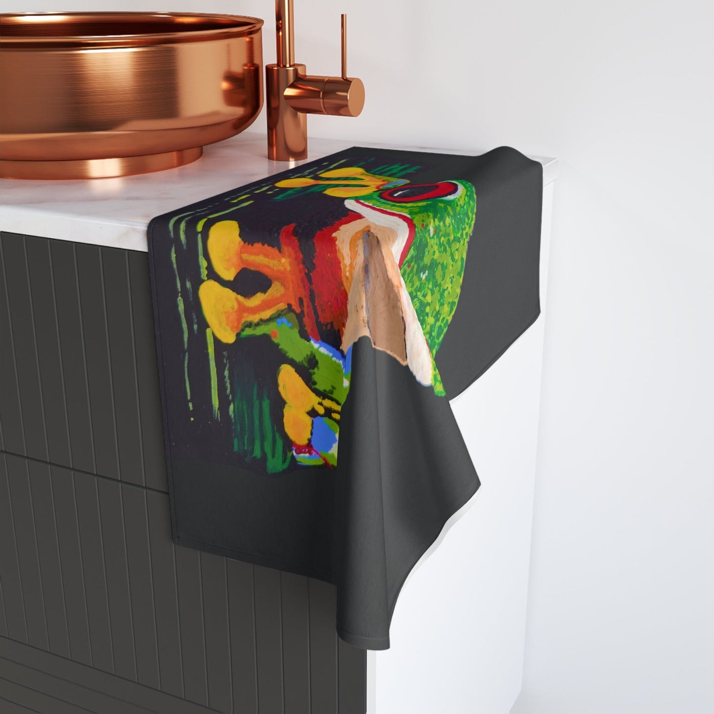 Tree Frog Hand Towel, Nature Inspired Modern Art Hand Towel, Colorful Black Green Bathroom Decor